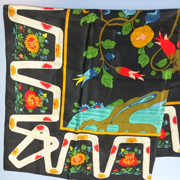 EUC 100% Silk Scarf - Picture 4 of 7